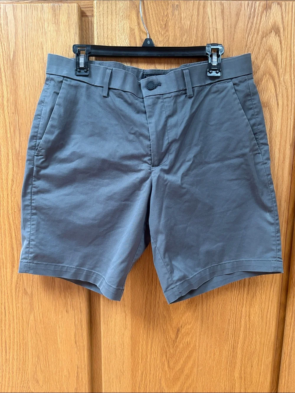 Banana Republic Core Temp Steel Shadow Dark Grey 9” Shorts 33